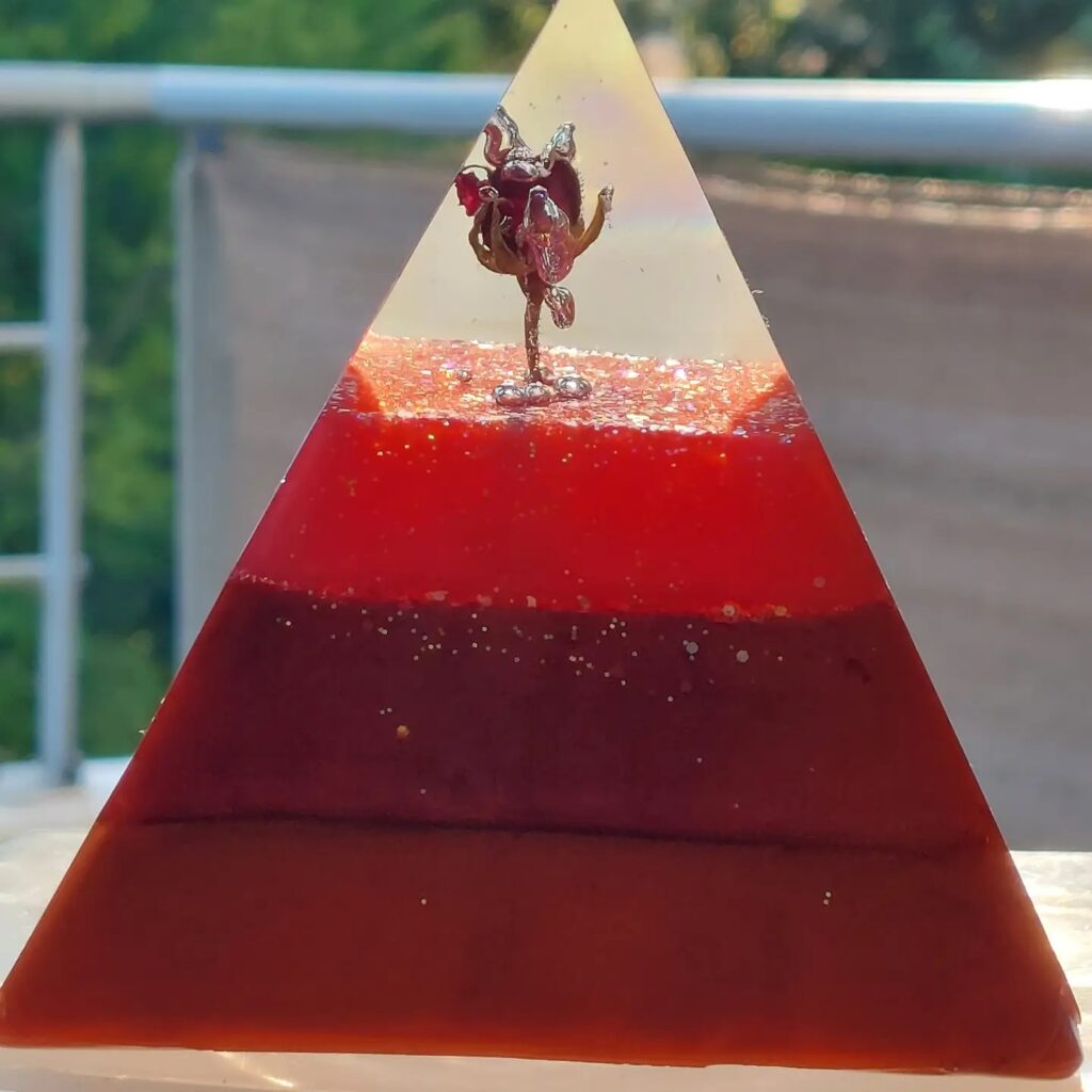 tableau peinture intuitive canalisation pyramide